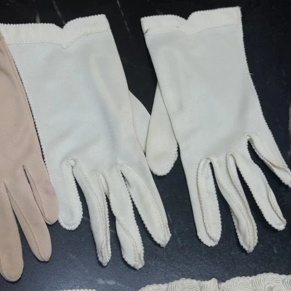 Vintage 1950s 60s Women's Wrist Gloves Lot 6 Pairs White Pink Nylon